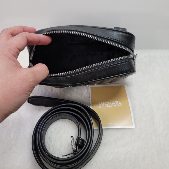 MK Belt Bag in black - Picture 4 of 4